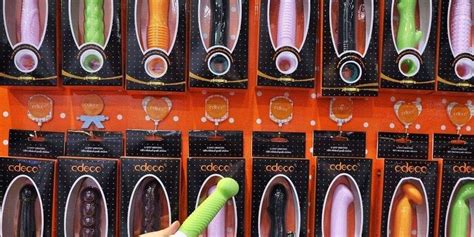 gode ceinture paris|Les meilleures boutiques de sex toys à Paris